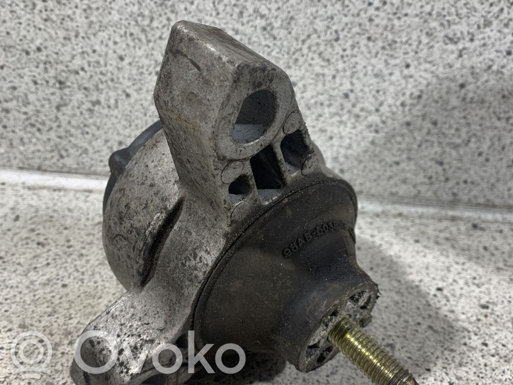 Ford Focus Engine mount bracket 