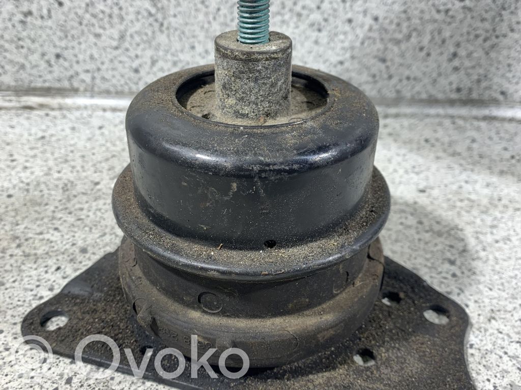 Skoda Fabia Mk2 (5J) Engine mount bracket 