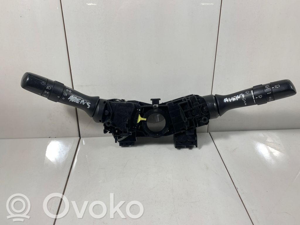 Toyota Avensis T220 Wiper turn signal indicator stalk/switch 
