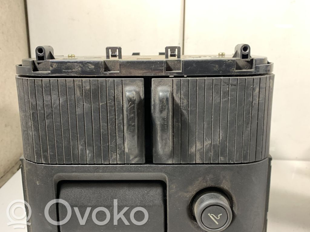 Guantera   68108EQ400
