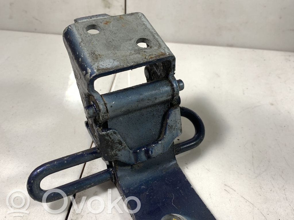 Bisagra superior puerta delantera   4D0831411B
