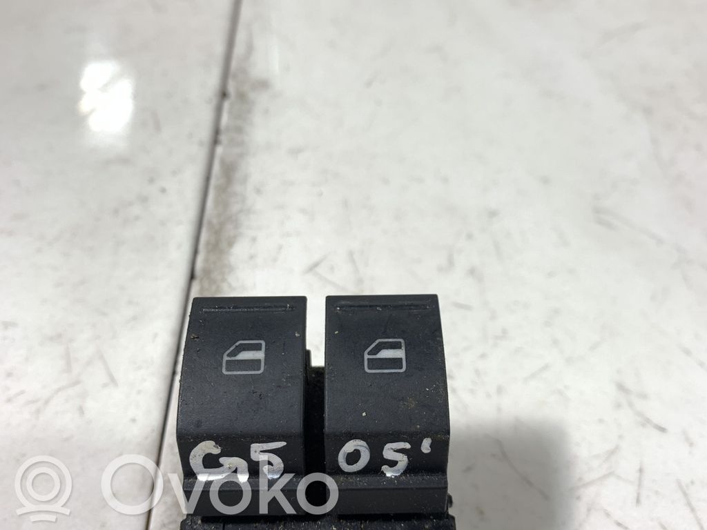Volkswagen Golf V Electric window control switch 