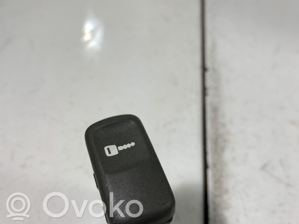Volvo S40, V40 Central locking switch button 