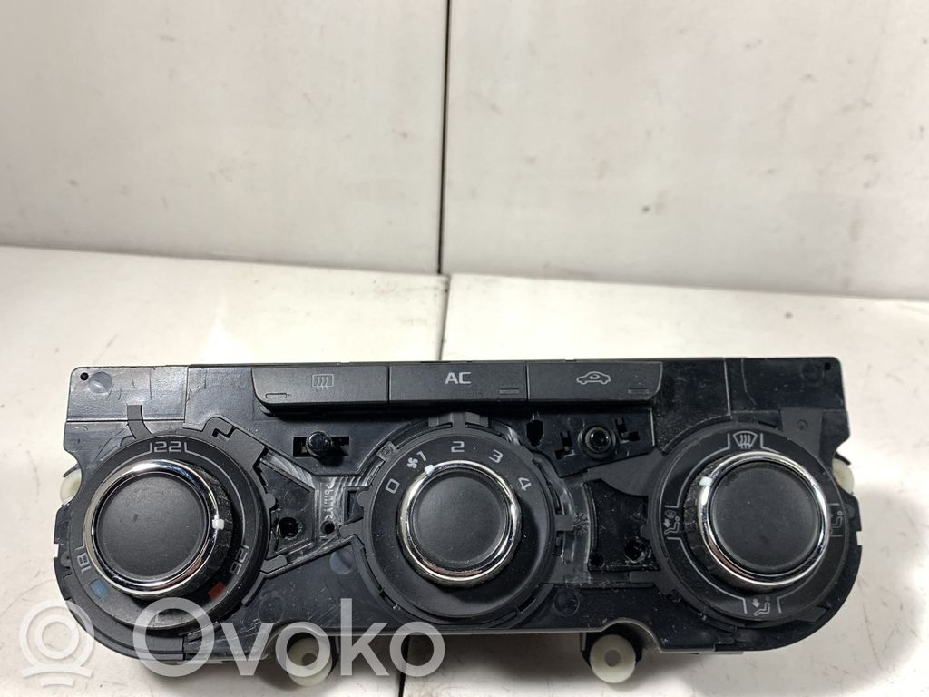 Climate control unit   3T0820047M