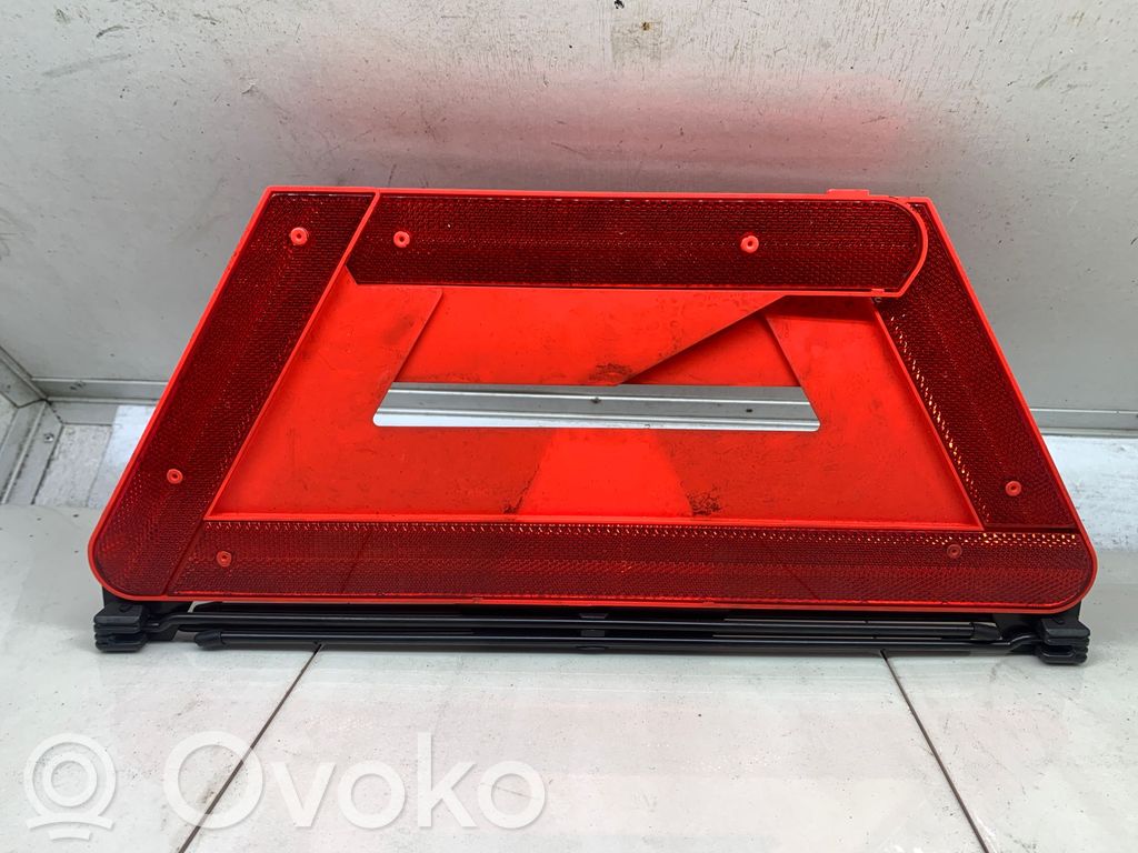 Varoituskolmio   4B5860251E