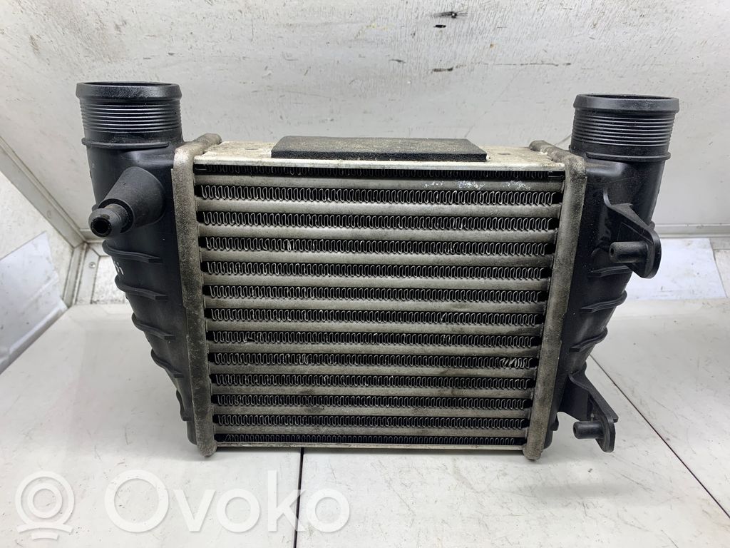 Radiador intercooler   8E0145806M