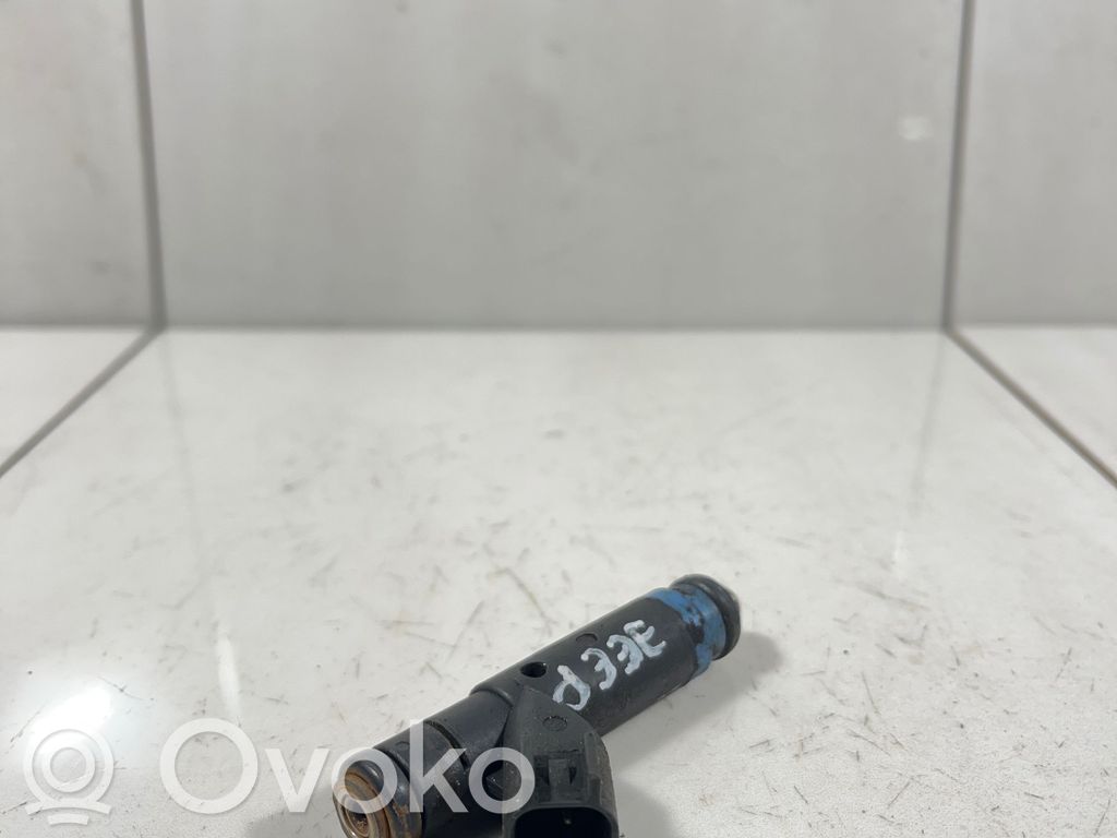 Jeep Grand Cherokee (WJ) Fuel injector 