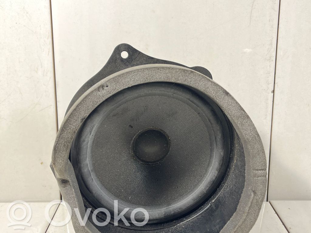 BMW 5 E60 E61 Altavoz de la puerta delantera 
