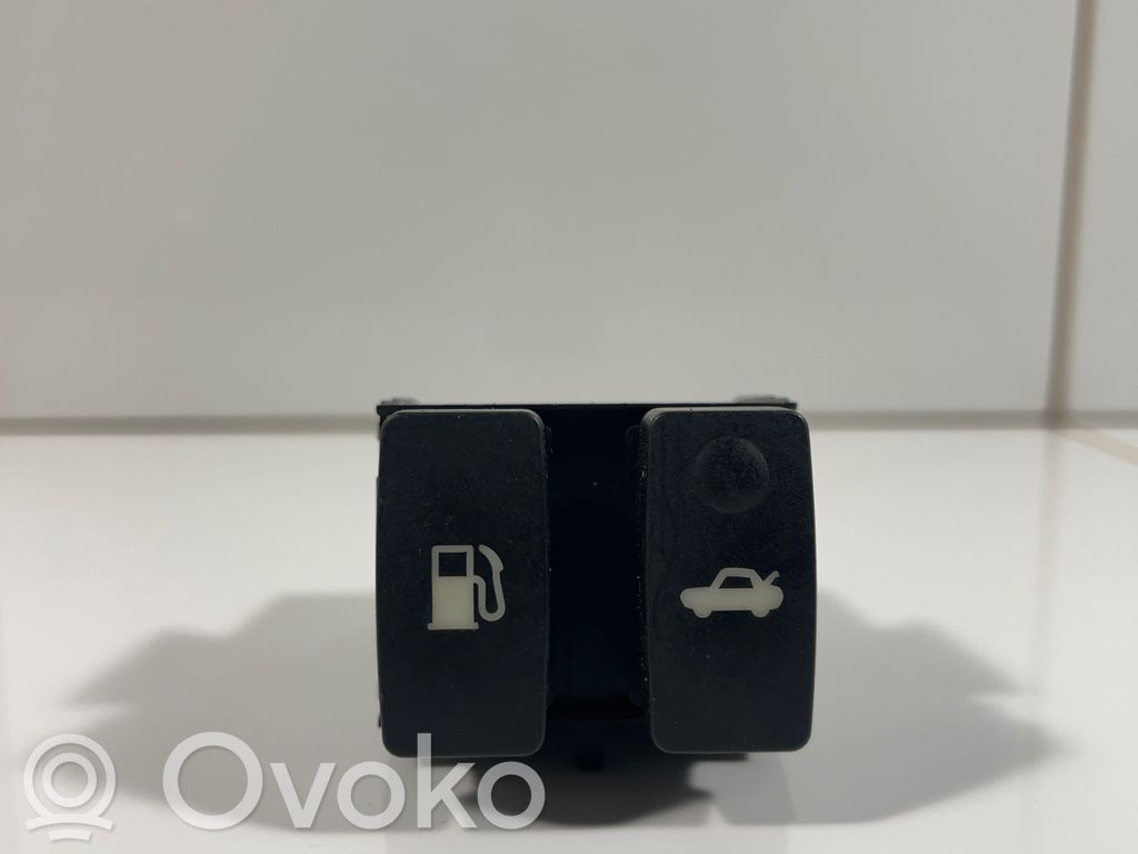 Lexus IS 220D-250-350 Fuel tank opening switch 