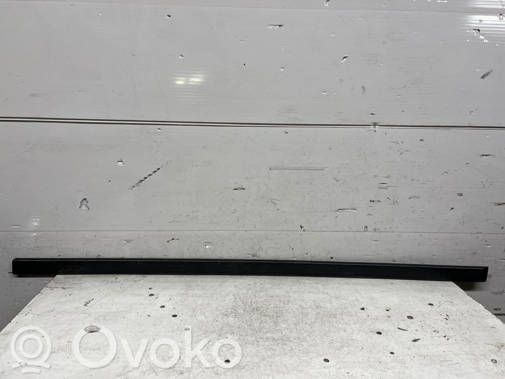 BMW 5 E39 Etuoven lista (muoto) 