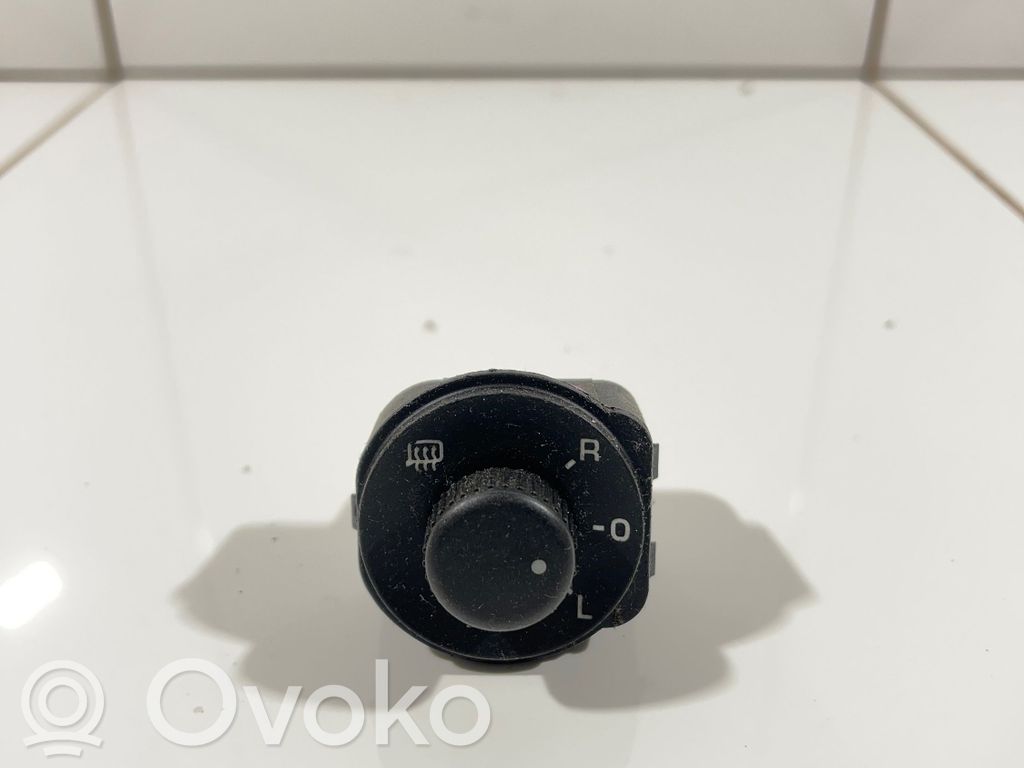 Skoda Octavia Mk2 (1Z) Bouton de commutateur rétroviseur latéral 