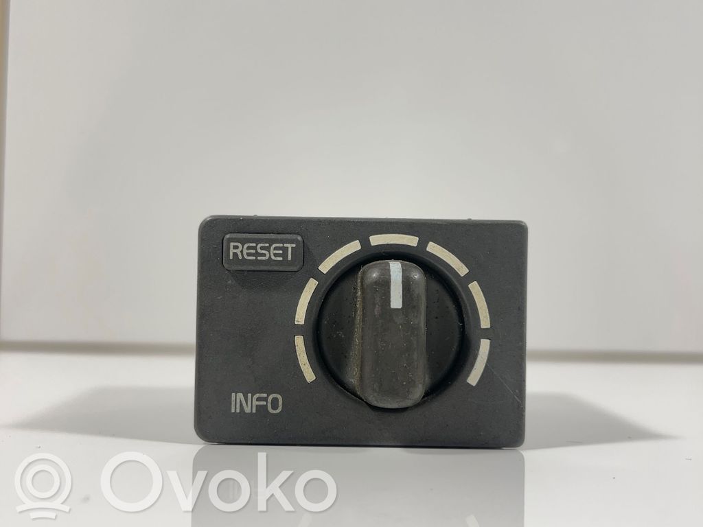 Volvo S40, V40 On-board computer control switch 