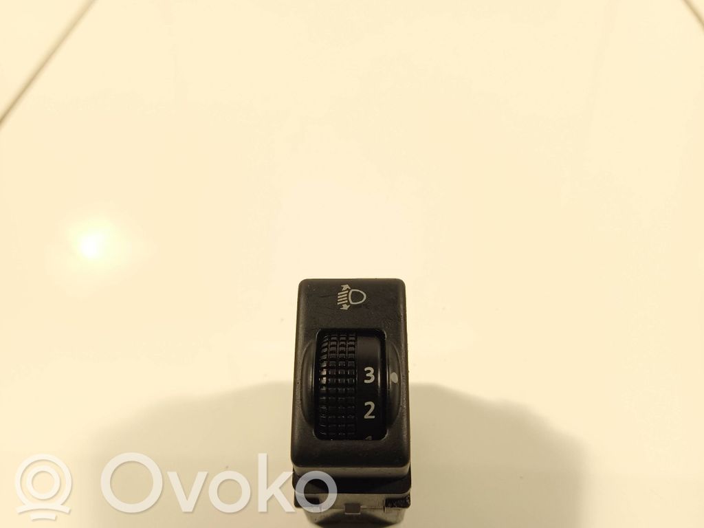 Nissan X-Trail T30 Headlight level height control switch 