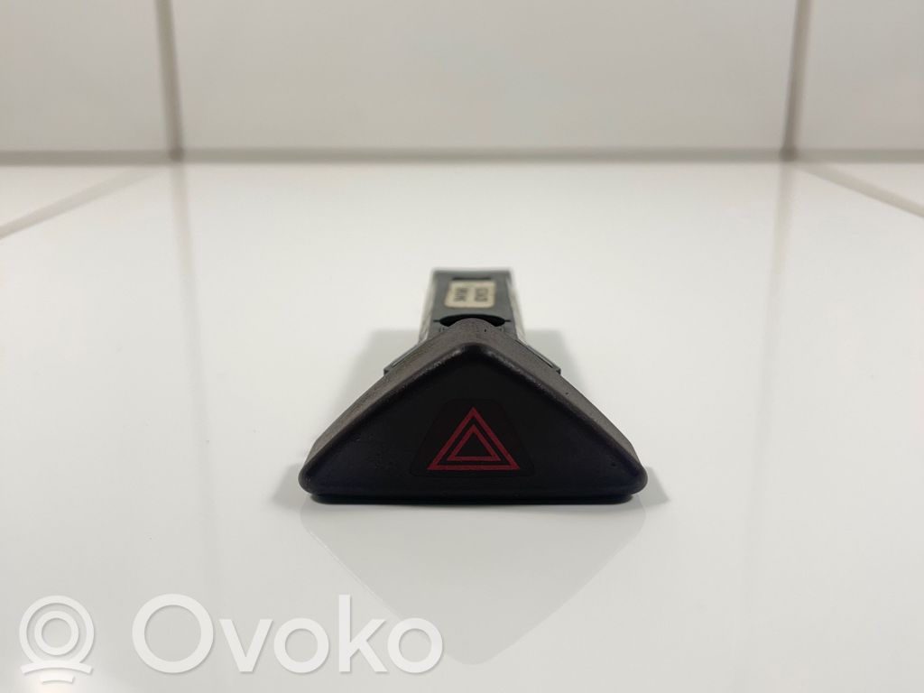 Hazard light switch   9441045,02W275