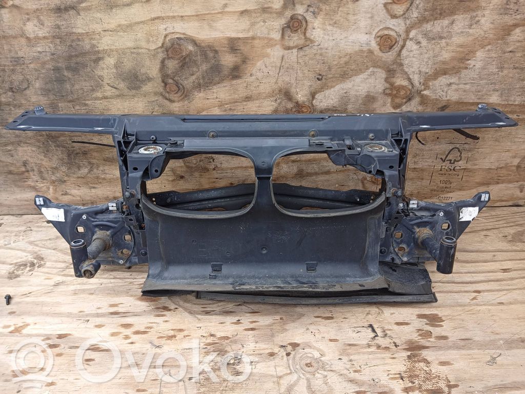 BMW 3 E46 Radiatorių panelė 