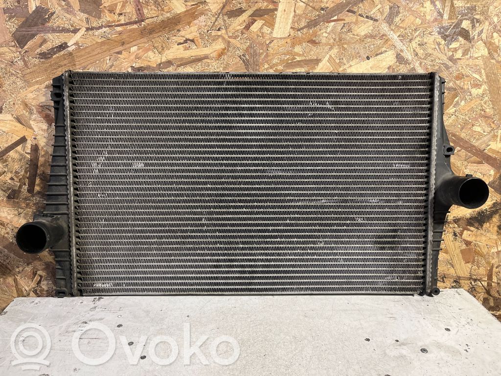 Volvo XC90 Intercooler air channel guide 