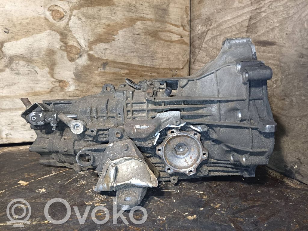 Volkswagen PASSAT B5.5 Caja de cambios manual de 5 velocidades 