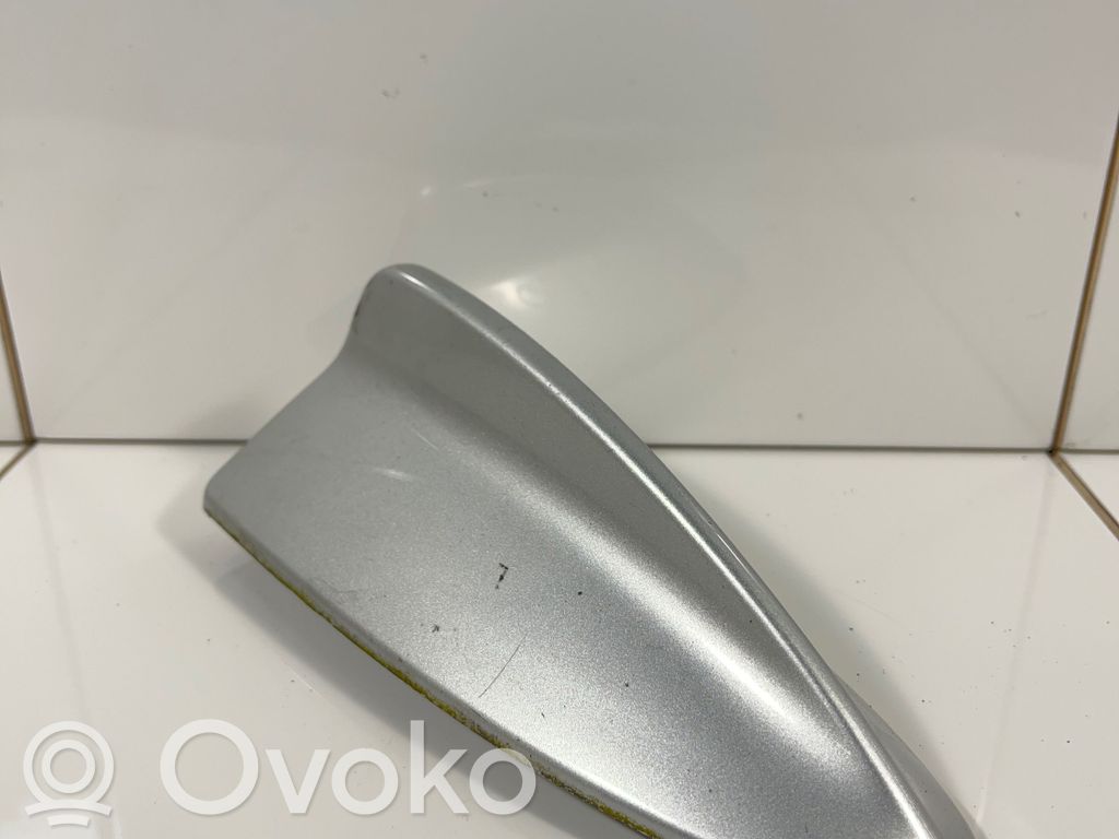 Osłona anteny dachowej GPS   698266401