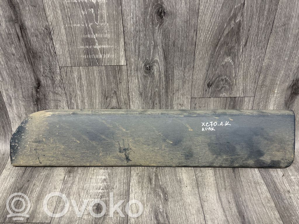 Volvo XC70 Aizmugurē durvju dekoratīvā apdare (moldings) 