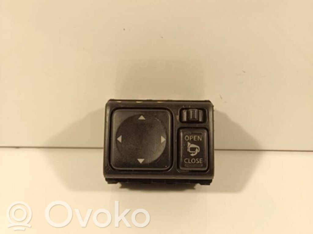 Nissan X-Trail T30 Wing mirror switch 