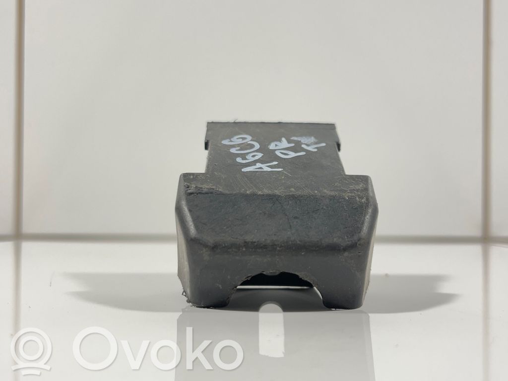 Audi A6 S6 C6 4F Front bumper mounting bracket 
