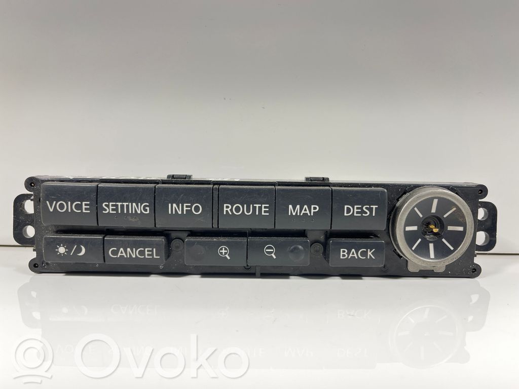 Nissan X-Trail T30 Radio/GPS head unit trim 