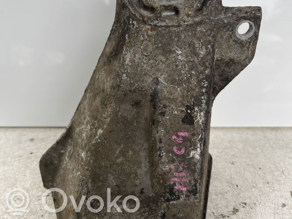 Audi A6 S6 C4 4A Engine mounting bracket 