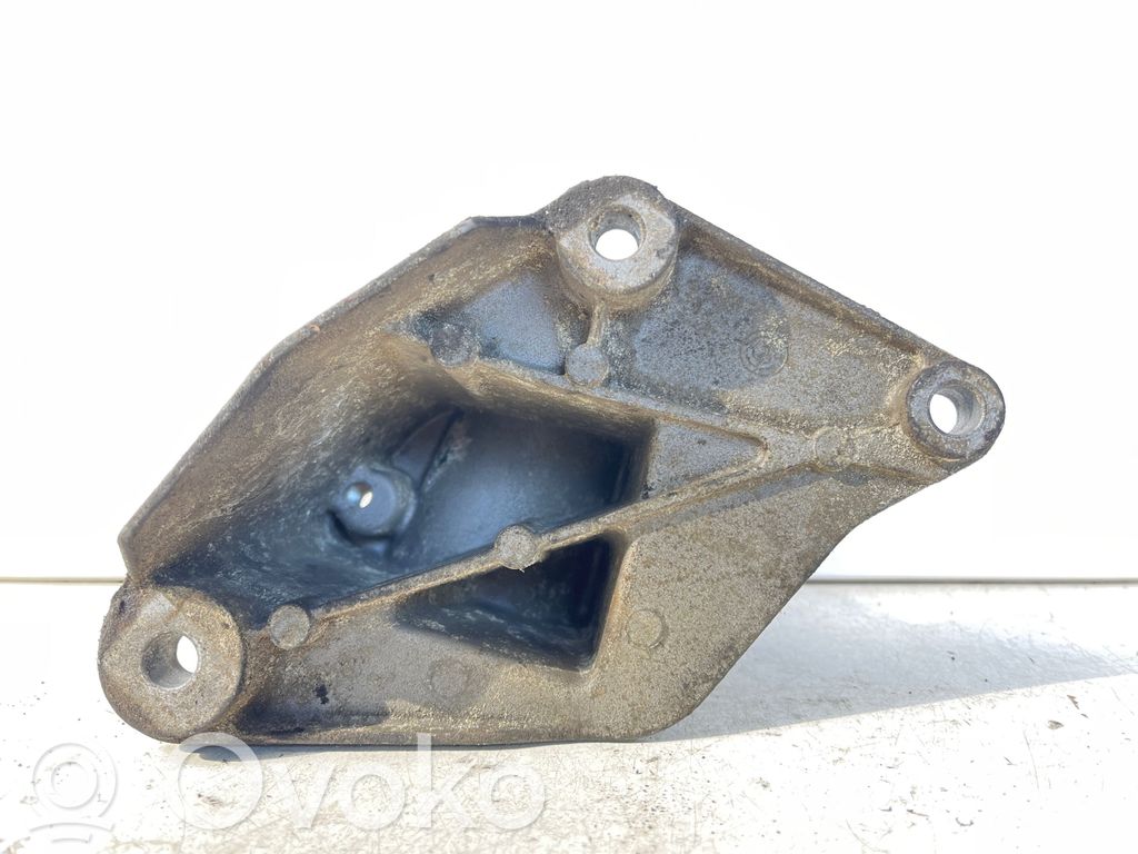 Ford Galaxy Engine mounting bracket 