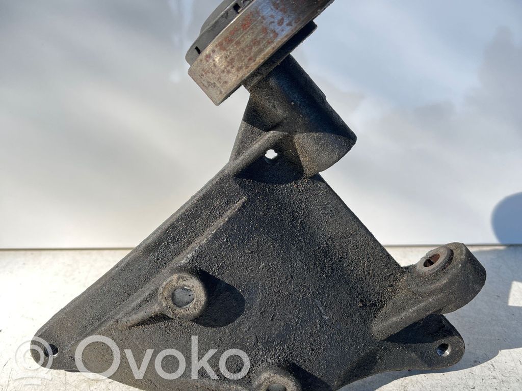 A/C compressor mount bracket   059260885E
