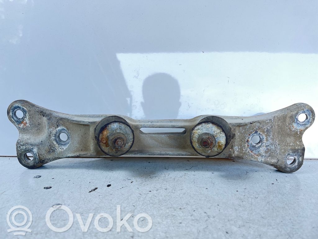 BMW 5 E39 Gearbox mounting bracket 