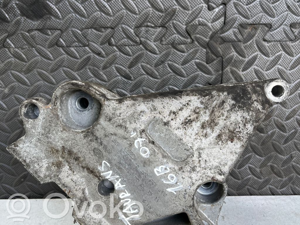 Volkswagen Touran I Engine mounting bracket 
