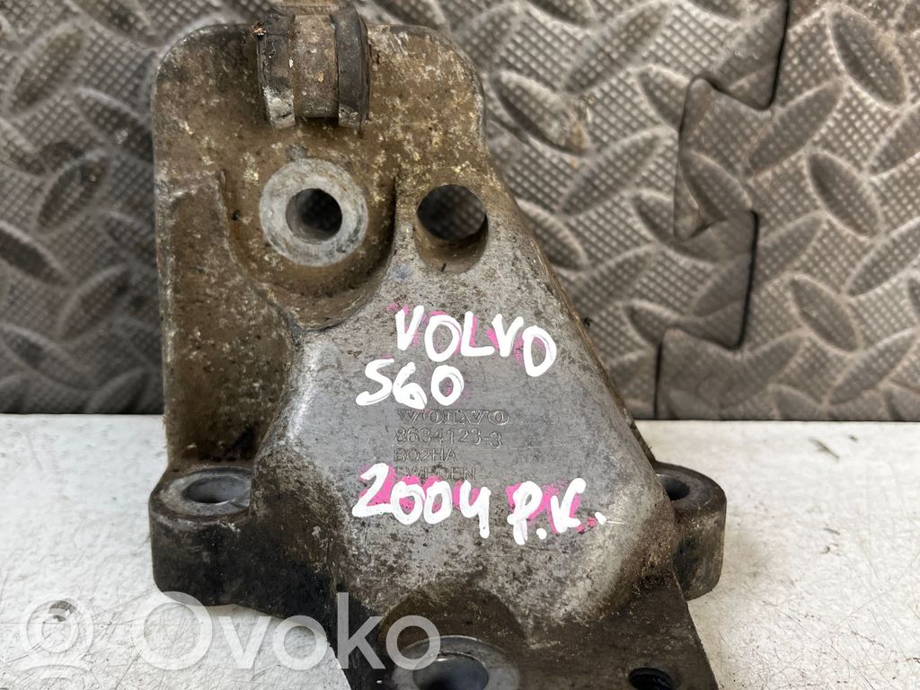 Volvo S60 Engine mounting bracket 