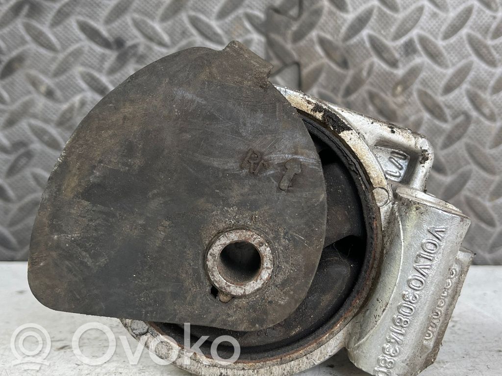 Volvo S40, V40 Engine mount bracket 