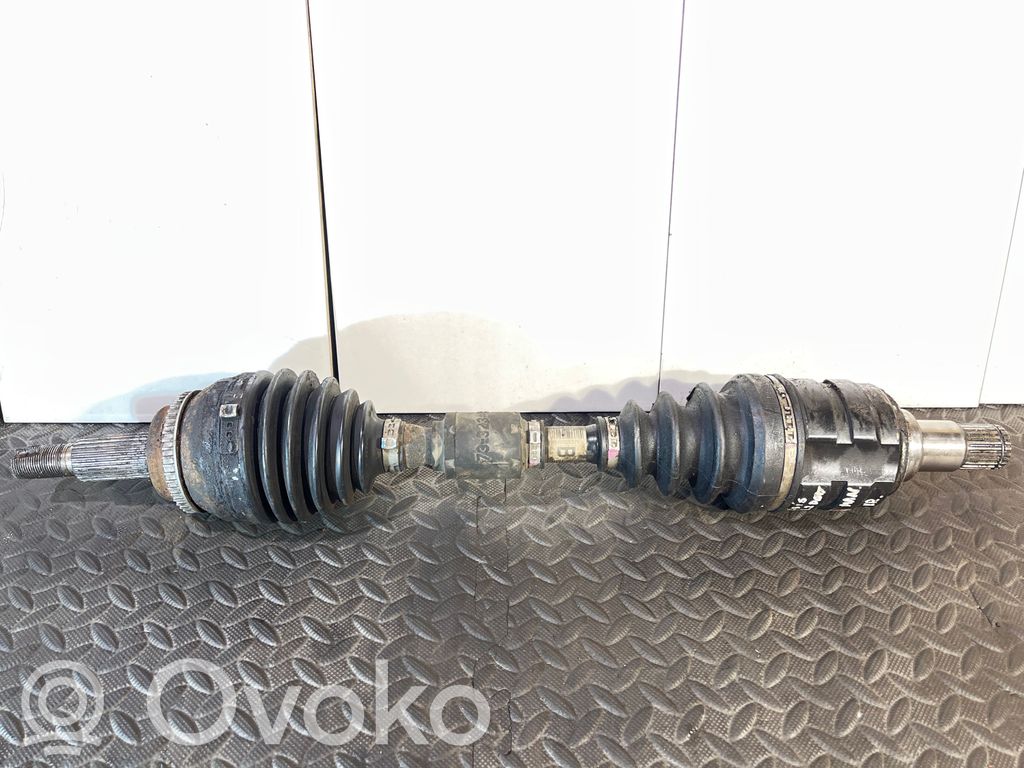 Toyota Avensis T250 Półoś przednia 