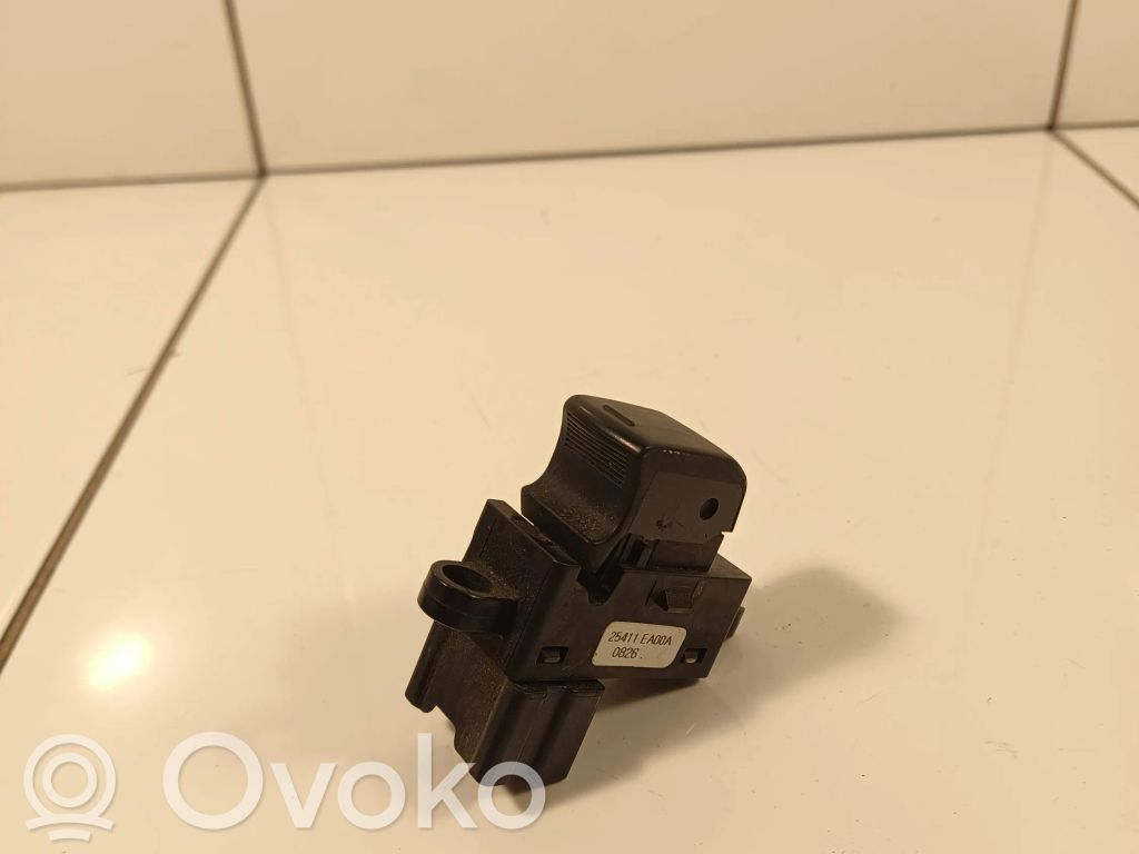 Nissan Pathfinder R51 Electric window control switch 