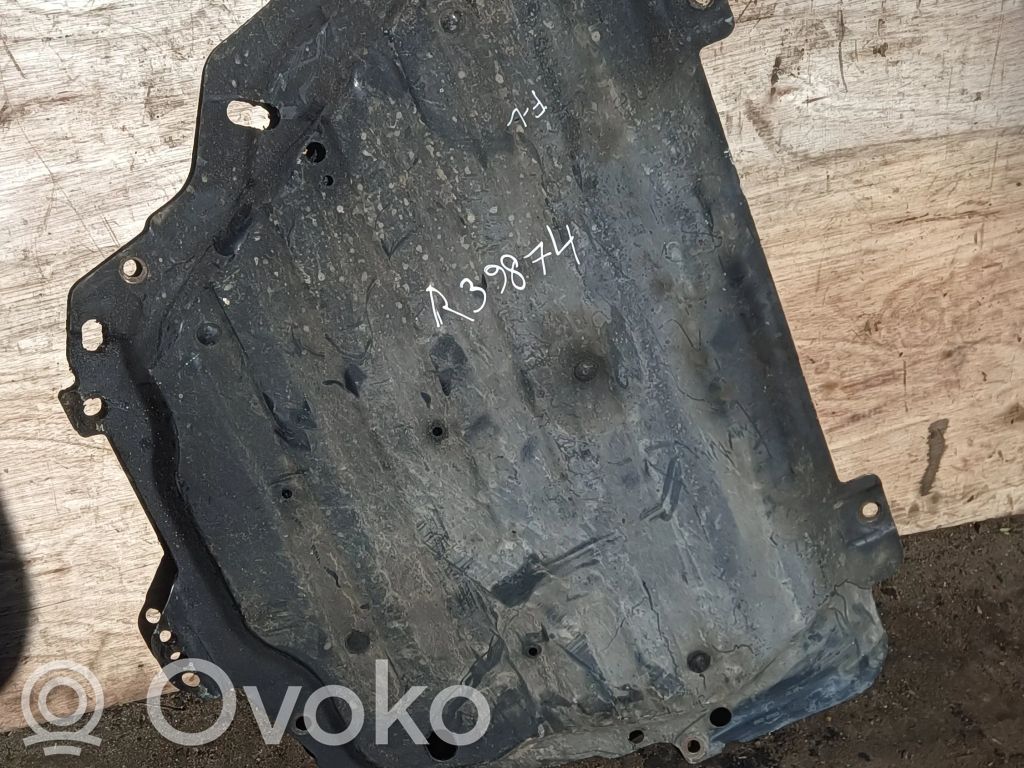 Land Rover Freelander 2 - LR2 Moottorin alustan välipohjan roiskesuoja 