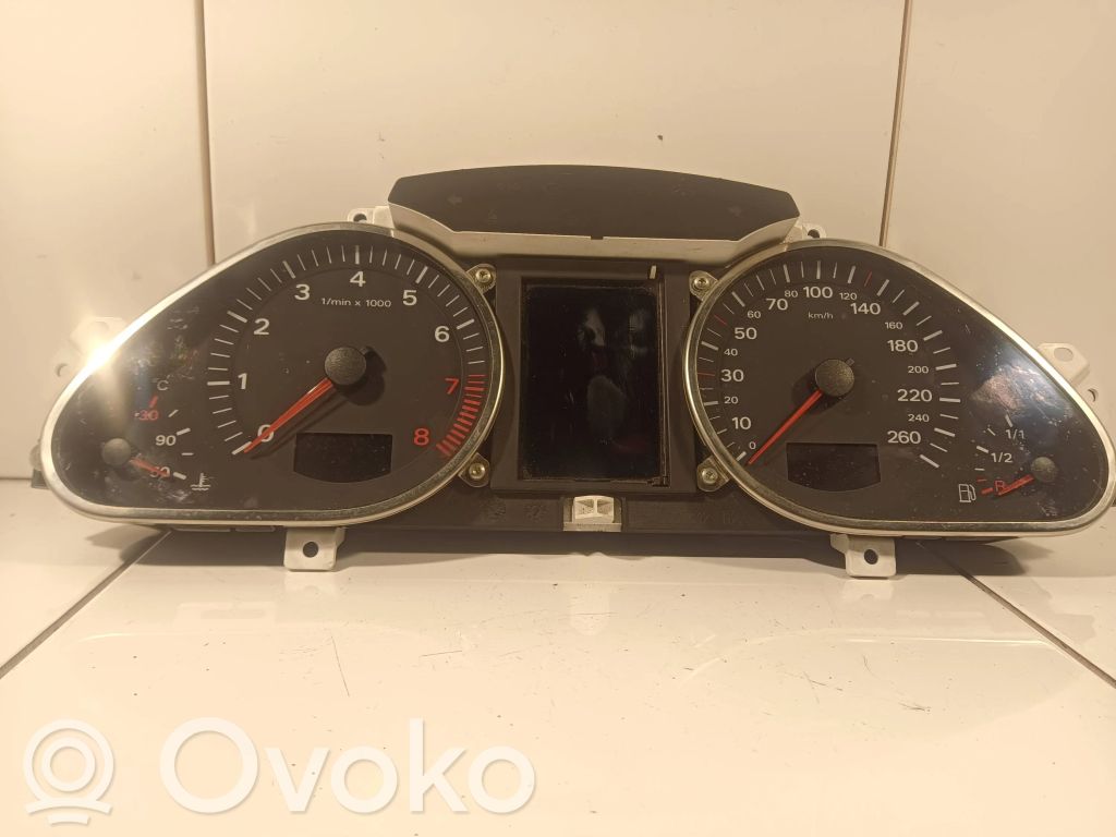 Audi A6 S6 C6 4F Licznik / Prędkościomierz 