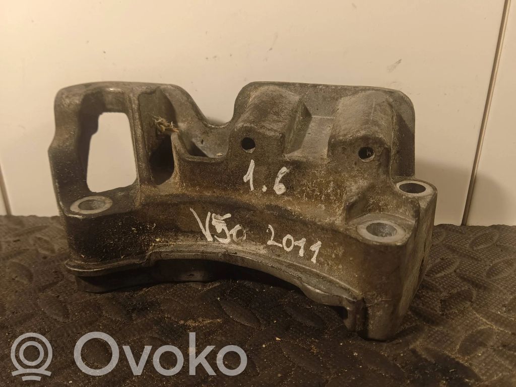 Volvo V50 Engine mounting bracket 