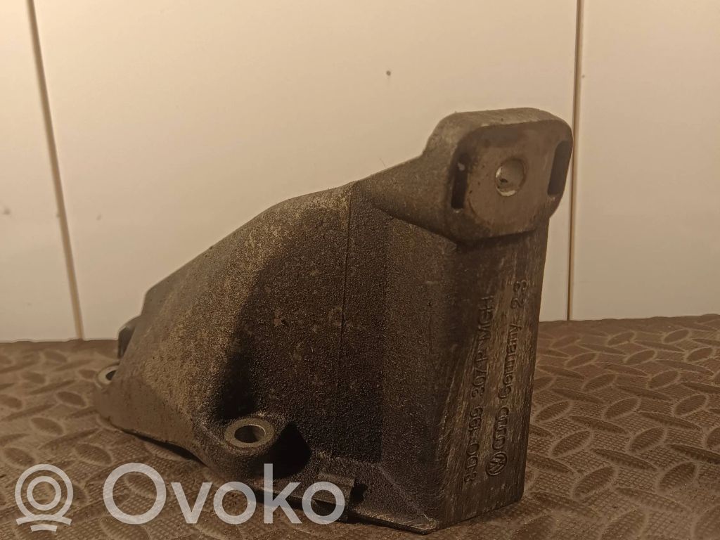 Engine mounting bracket   8D0199307P