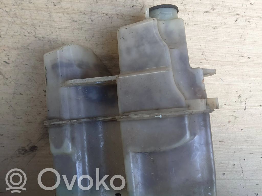 Volvo XC70 Langų skysčio bakelis 
