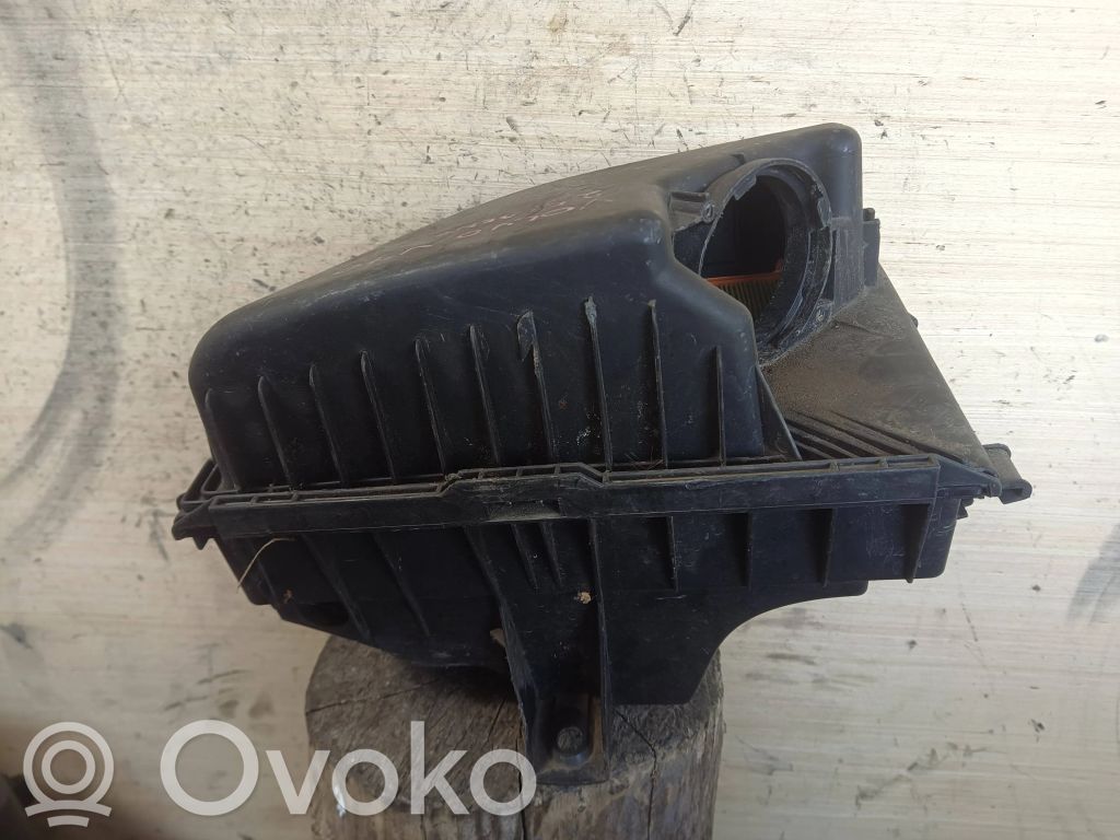 Volvo V70 Air filter box 