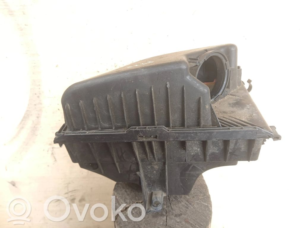Volvo XC70 Air filter box 
