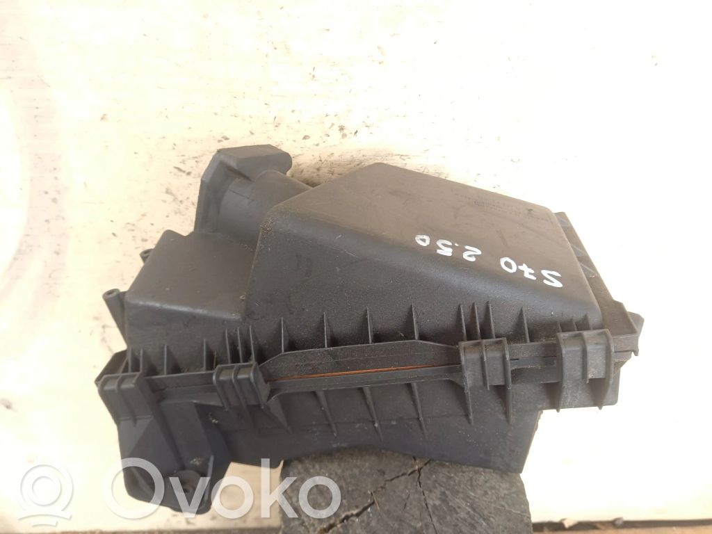 Volkswagen Golf IV Air filter box 