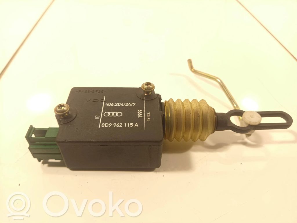 Audi A4 S4 B5 8D Central locking motor 