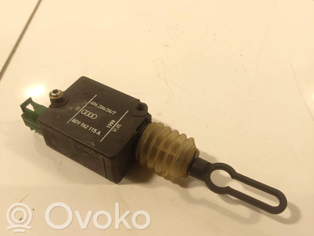 Audi A4 S4 B5 8D Central locking motor 