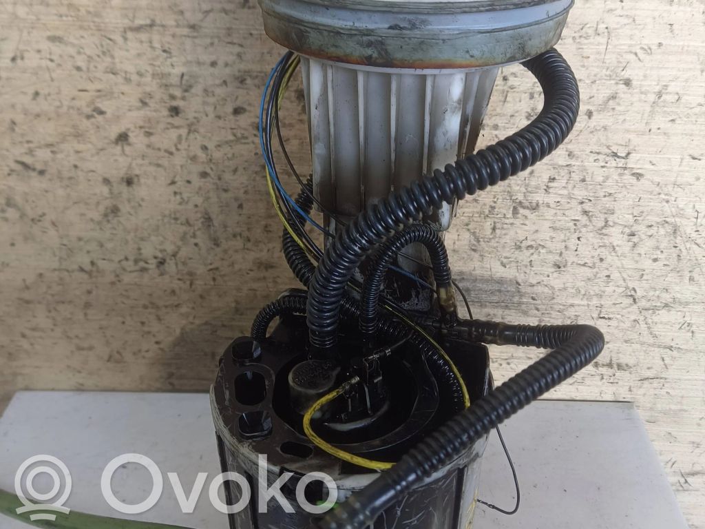 Audi A4 S4 B6 8E 8H Pompa paliwa w zbiorniku 
