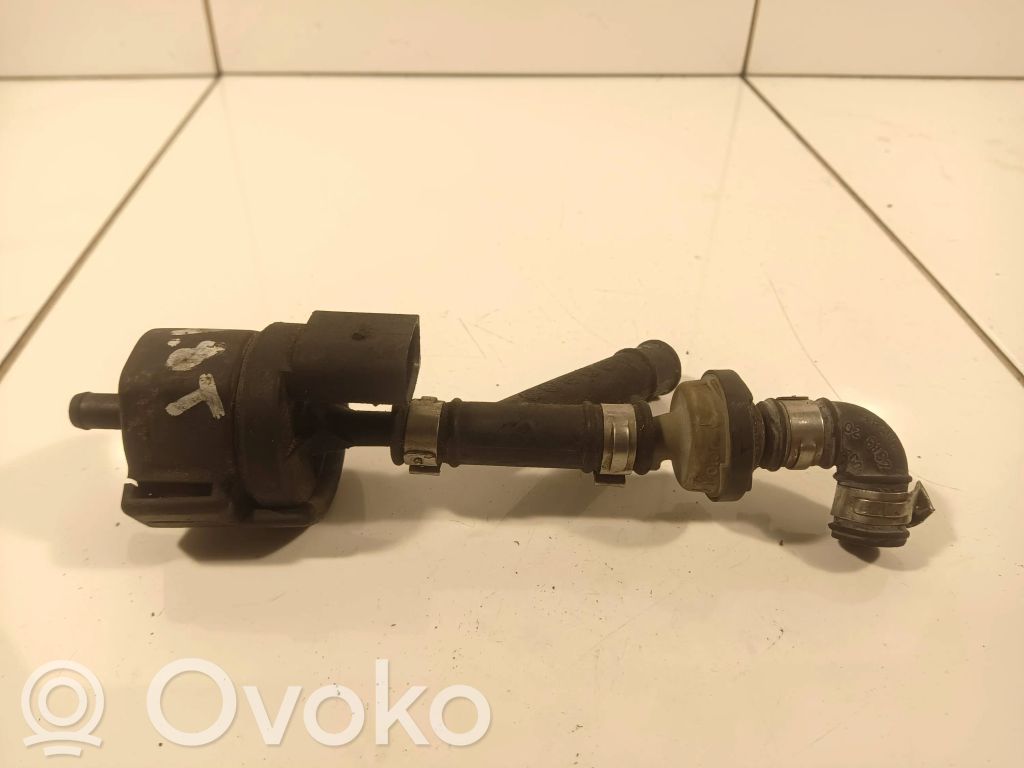 Audi A4 S4 B6 8E 8H Soupape 