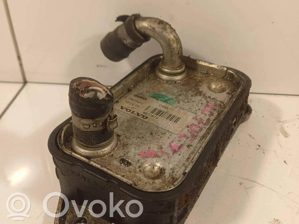 Volvo XC70 Engine oil radiator 