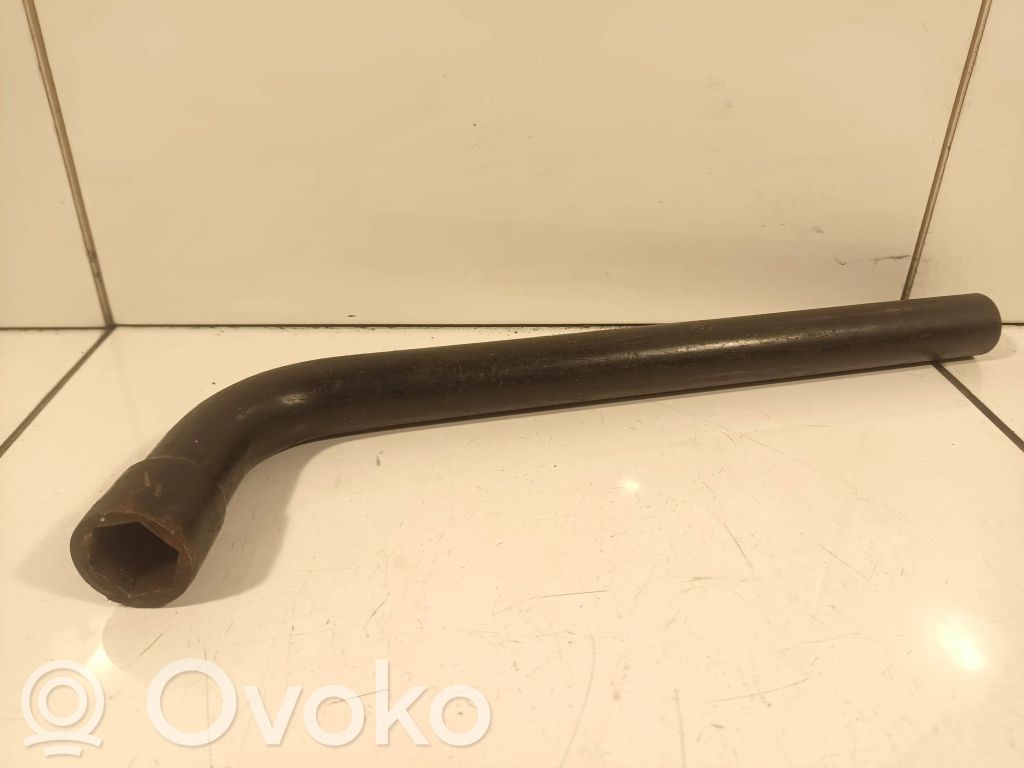 Opel Astra H Llave de tuercas de rueda 