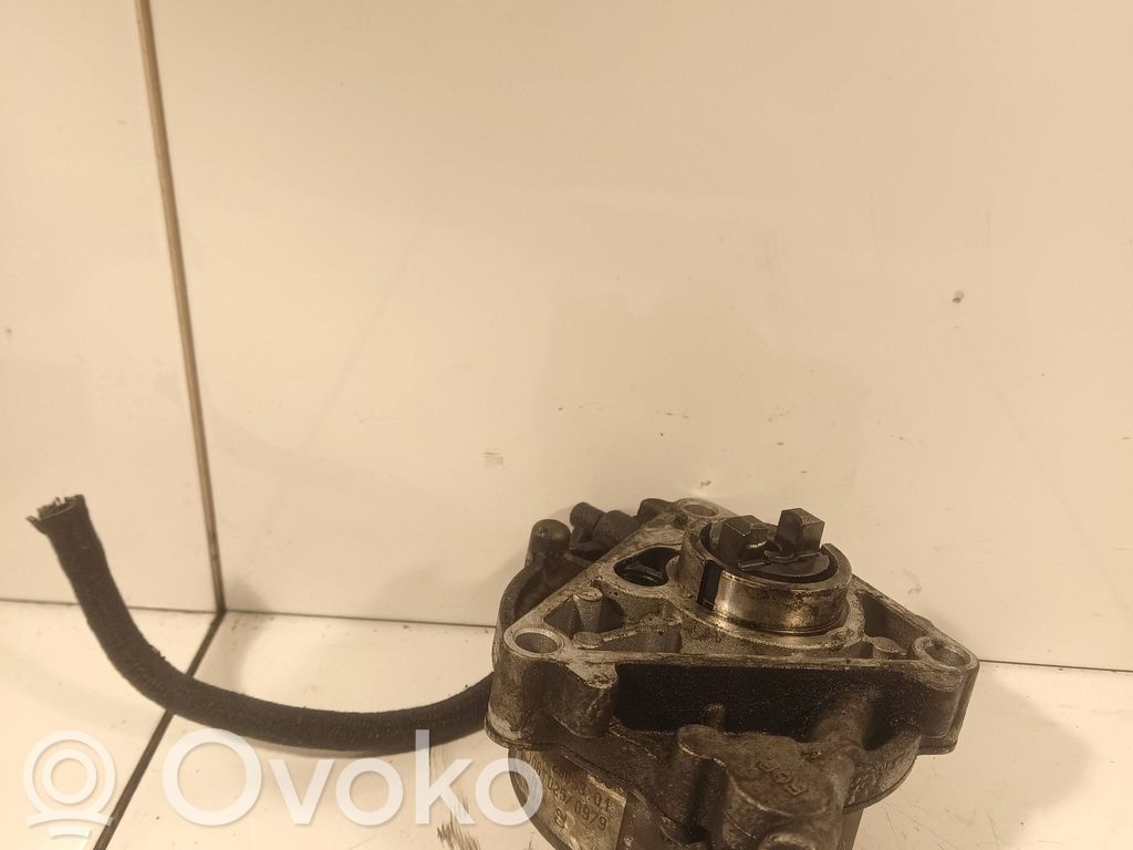 Opel Zafira B Vakuumo pompa 